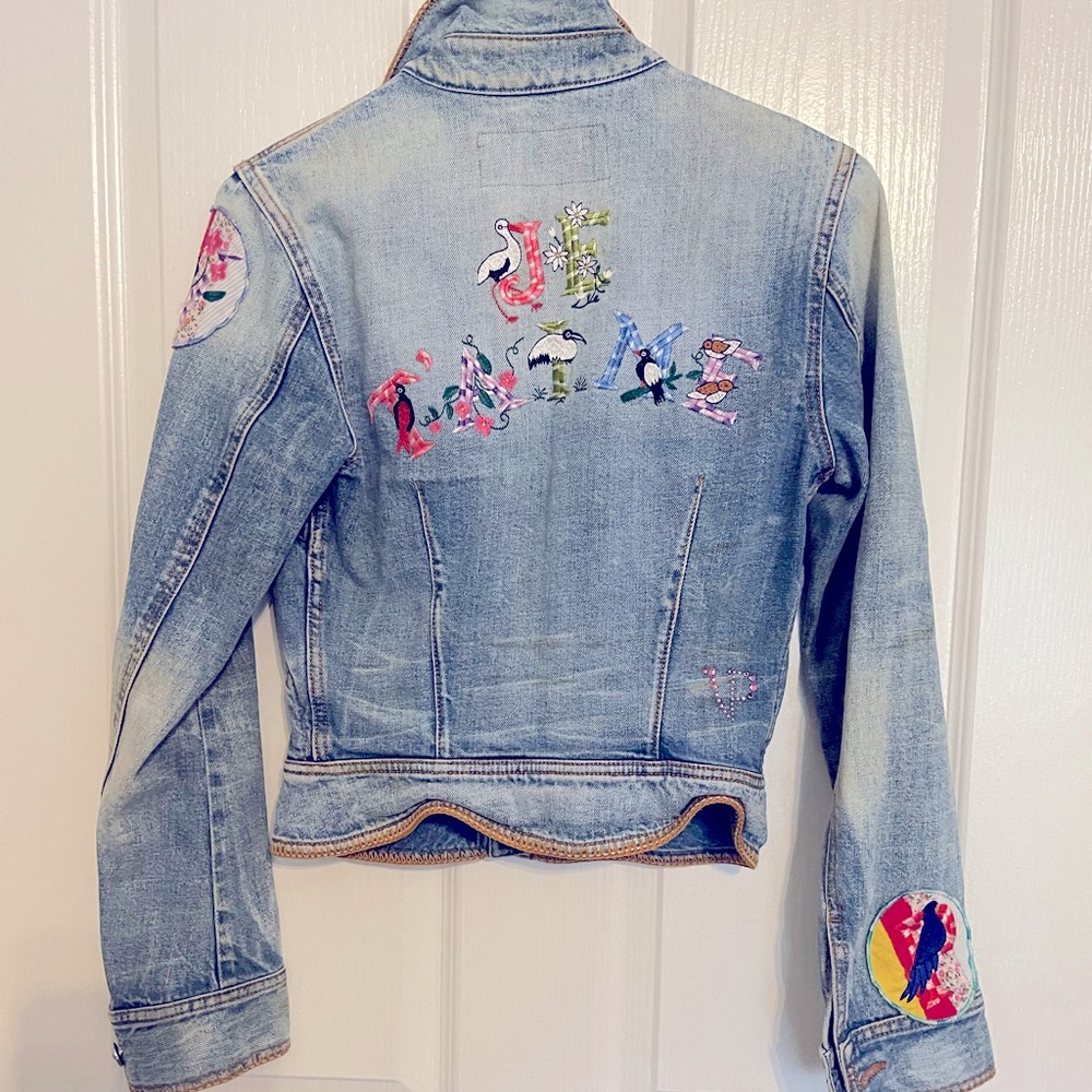 *VINTAGE* DENIM JACKET w/RHINESTONES, PATCHES & EMBROIDERY🤩